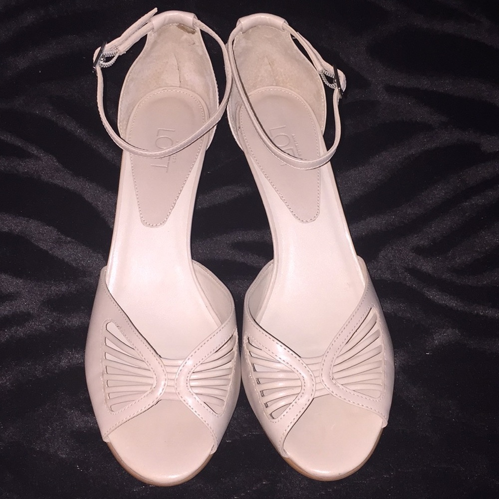 Ann Taylor Loft Sz 8M lt tan leather 3” heels